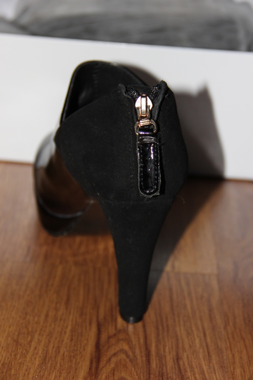 Продам ботильоны-копия Gucci 38 размер. 2500р.