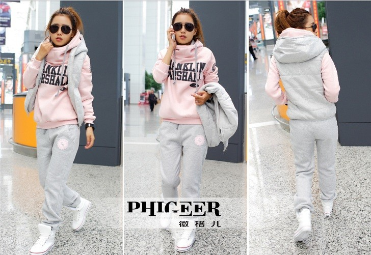 Отличный костюм Franklin Marshall, очень теплый. 1300 руб.