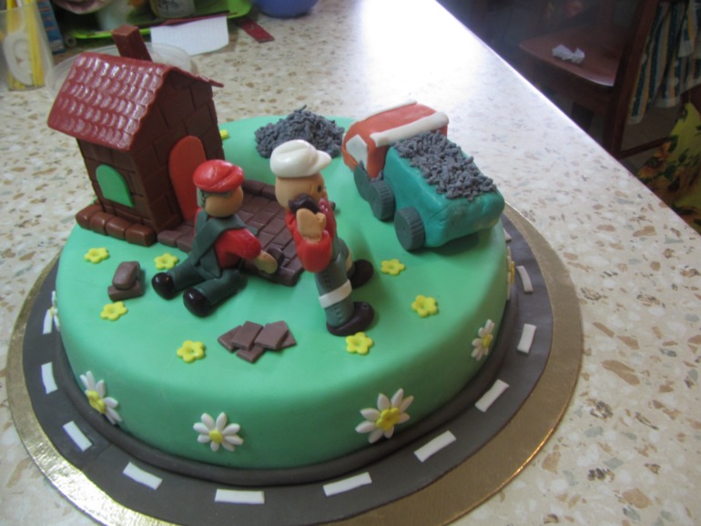 Мои третий торт, с фигурками