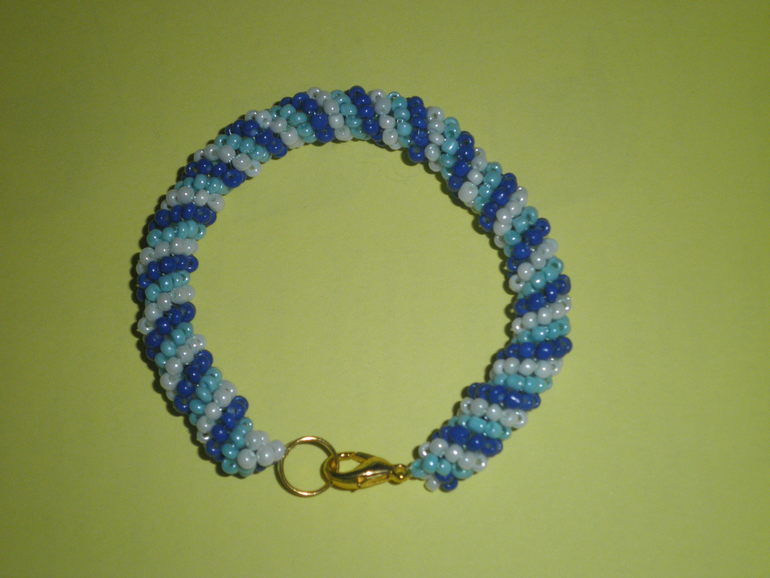 Браслетики из бисера