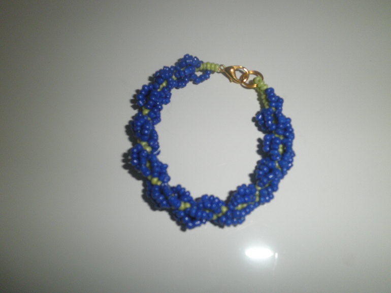 Браслетики из бисера