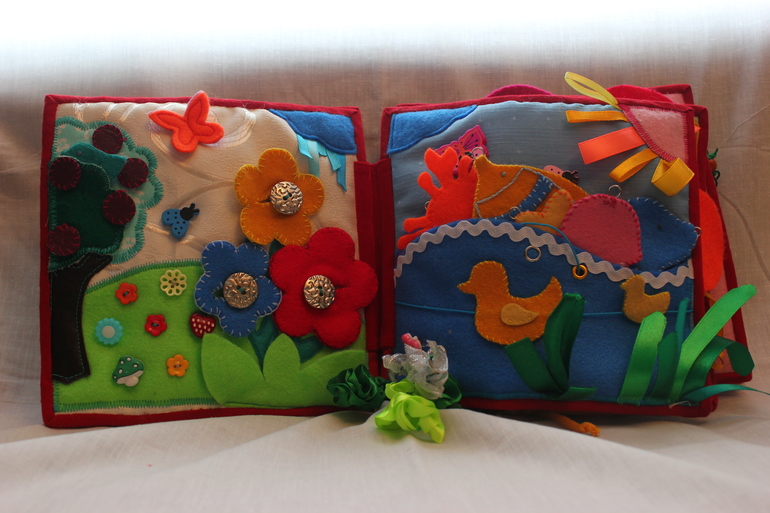 Первая книжка для доченьки!