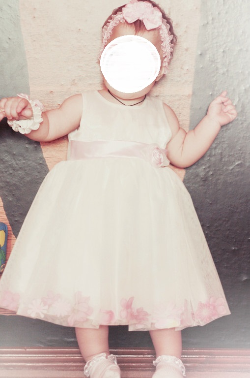 Платишко 1-2 года,очень пышное,повязочка на голову и на ручку идёт в комплекте.Цена 800 рублей