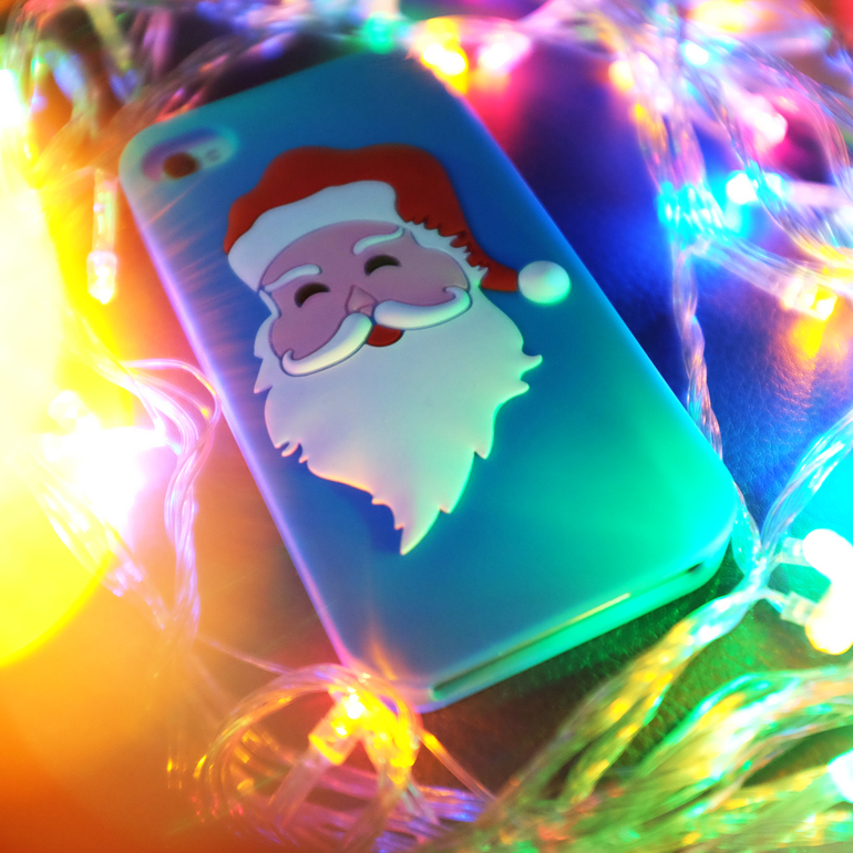 Новогодние чехлы для iPhone 4, 4S, 5, 5S - Москва - 400 руб.