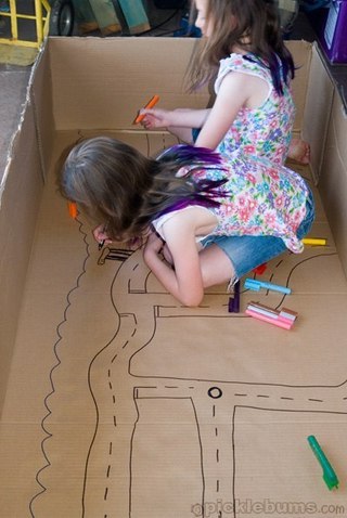 Коробка превращается…