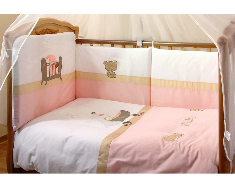 Комплекты в кроватку Ceba Baby ищу фото вживую!!