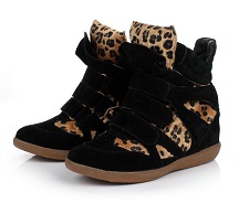 кросовки от 1200р до 1550р на адрес без ряда ( много расцветок)