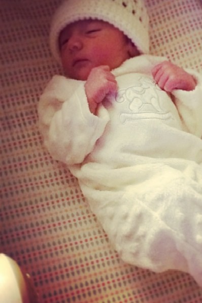 Энни 1 месяц и 5 дней: много букафф и ффотоо