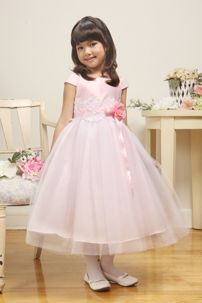 Нарядные платья для маленьких модниц!