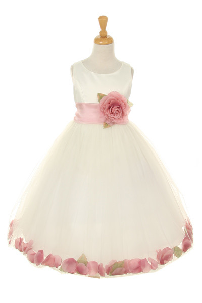 Нарядные платья для маленьких модниц!