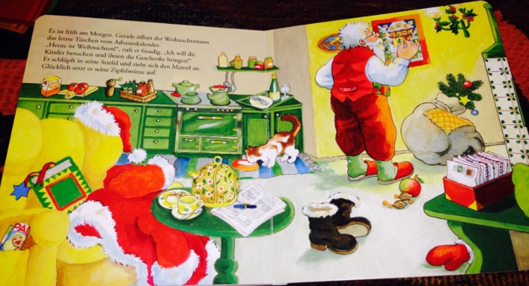 Новогодние книги с окошками на немецком