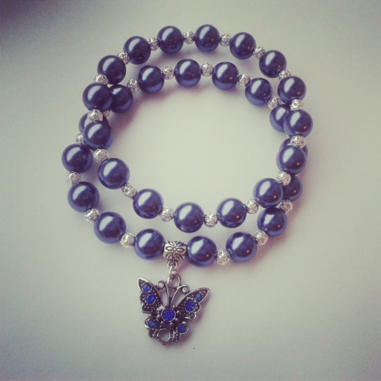 Первые браслеты. Проба пера=)