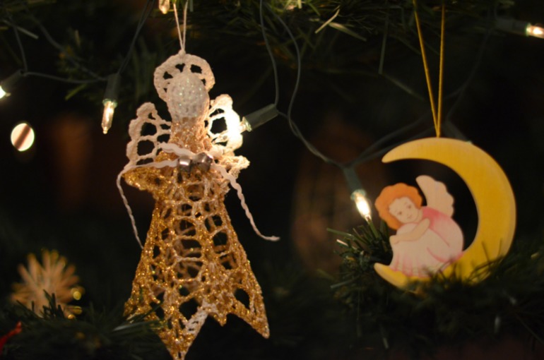 Первая подготовка к Новому Году и наша елочка