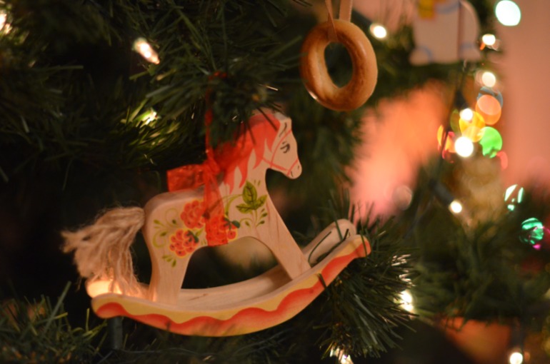 Первая подготовка к Новому Году и наша елочка