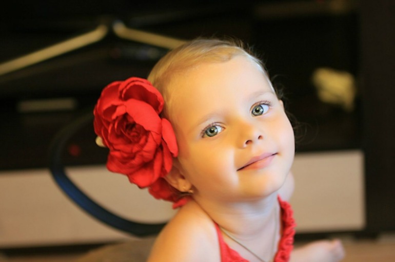 Украшения-цветочки для маленьких принцесс!