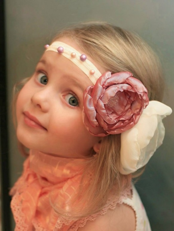 Украшения-цветочки для маленьких принцесс!
