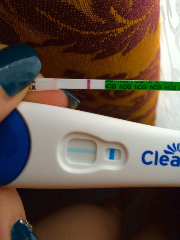 Клеар блю тест на беременность до задержки. Тест на беременность клеар Блю. Клеар Блю положительный. Клеар Блю плюс положительный. Клеар Блю струйный 2 полоски.