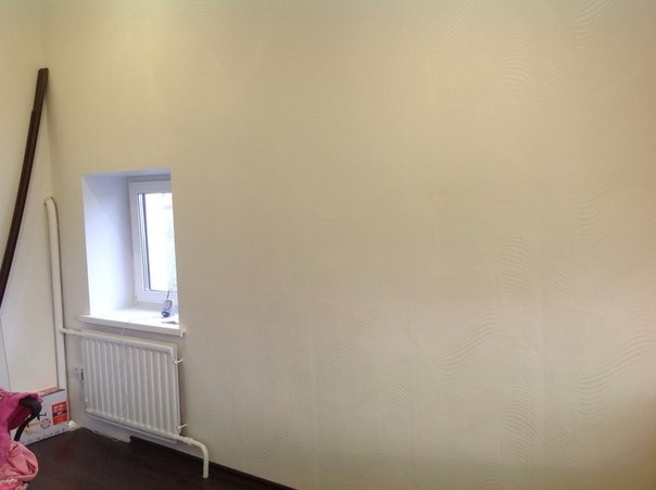 Помогите задекорировать окна и стену.