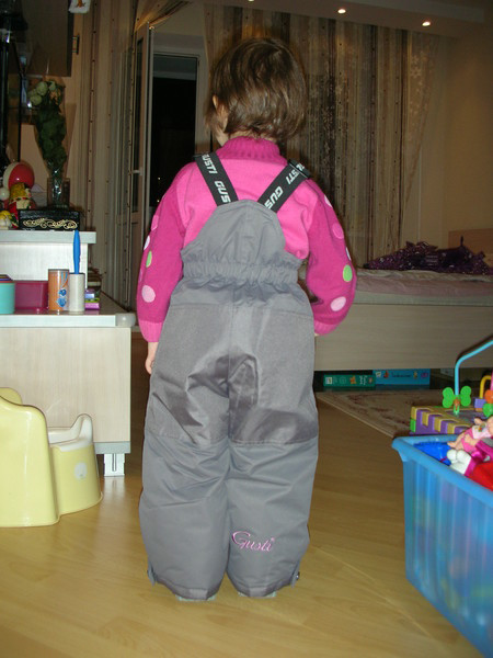 Gusti размер 89см., 2Т, на девочку 4000руб.