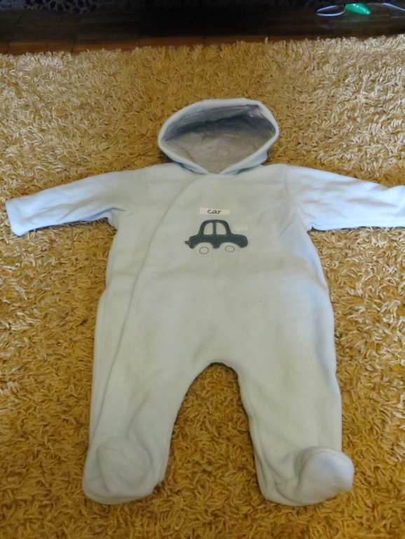 Флисовый комбинезон Mothercare размер 6-9 м-цев. - 400 руб.