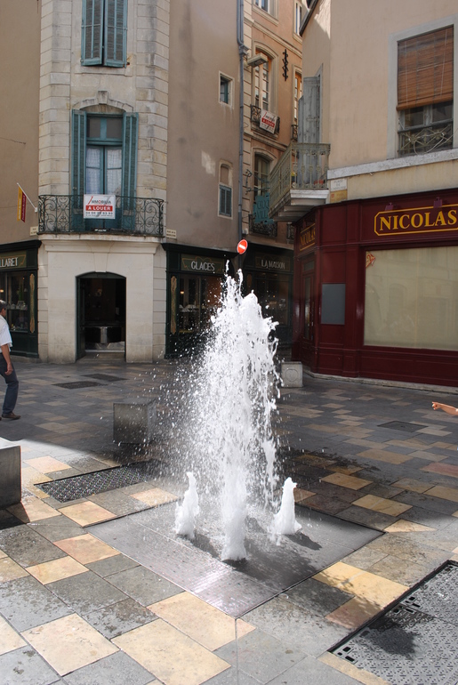 Франция : Ним