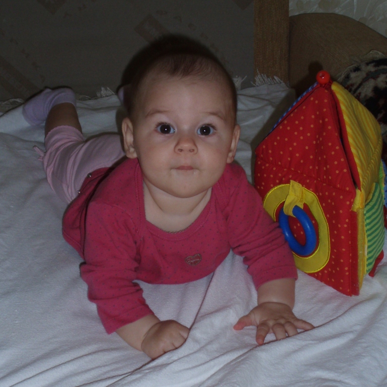 Нам сегодня пол годика!!!