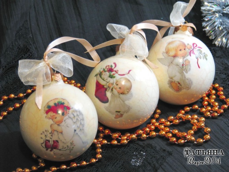 Шарики на елку