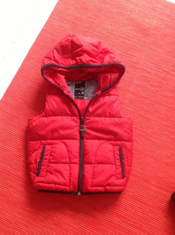 Жилет ZARA рост 98! Цена 500 р!!