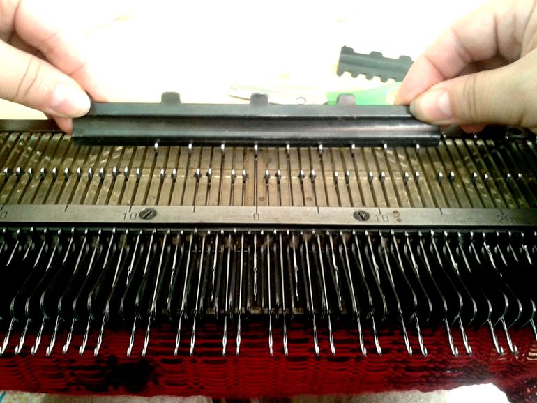 Достаём бабушкину вязальную машину.....