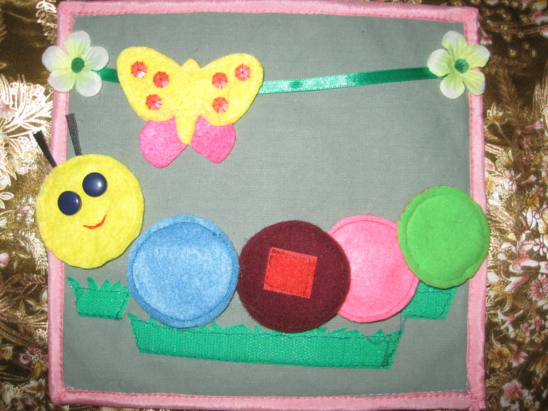 Первая книжка развивашка из фетра