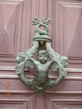 Необычные дверные ручки