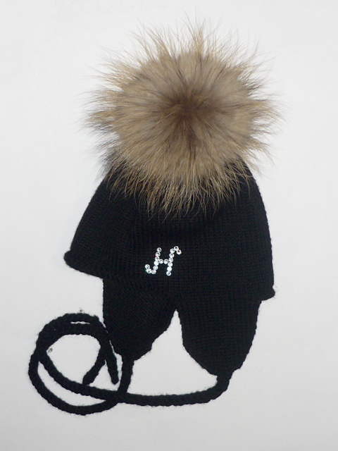 Шапочки с мех помпонами, детские и взрослые, итальянский меринос, машинная и ручная вязка на заказ