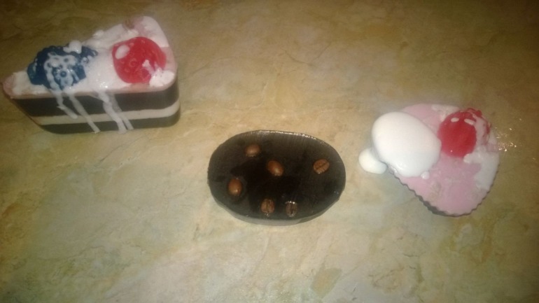 Предлагаю мыло ручной работы *Не могу фото переставить в конец и сделать под кат*