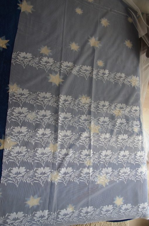 Тюль на окна. Отрезы тканей, в т.ч. для кукол тильд, кружево, нитки и прочее для рукоделия.