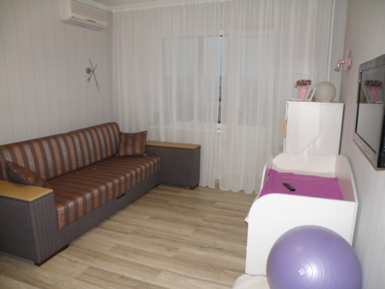 Семья из 4-х человек в однушке.