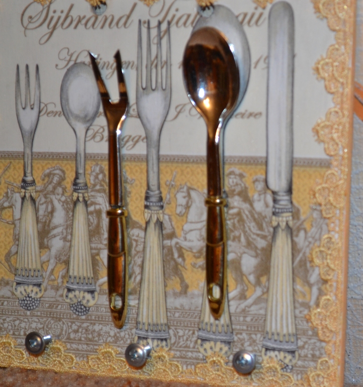 Ключницы... Вешалки...