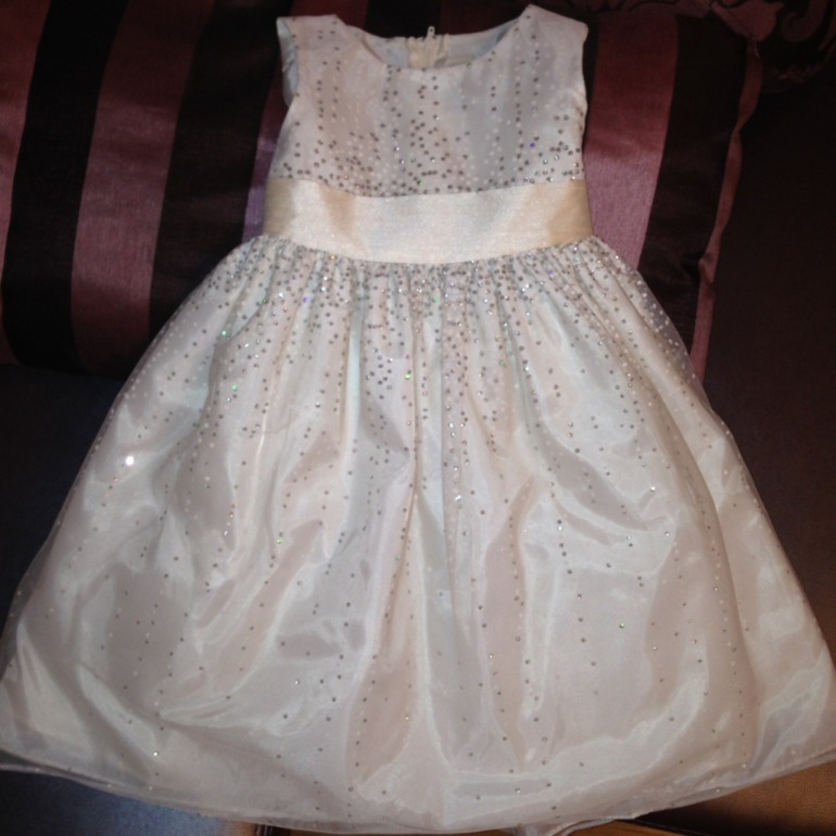 Нарядное платье р.2, 2000 р