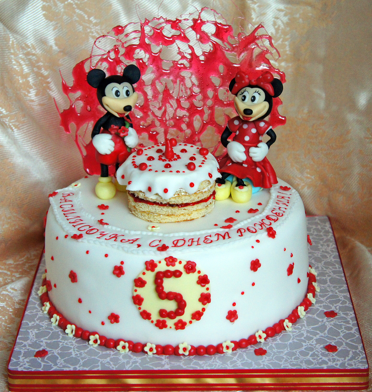 Микки и Минни.