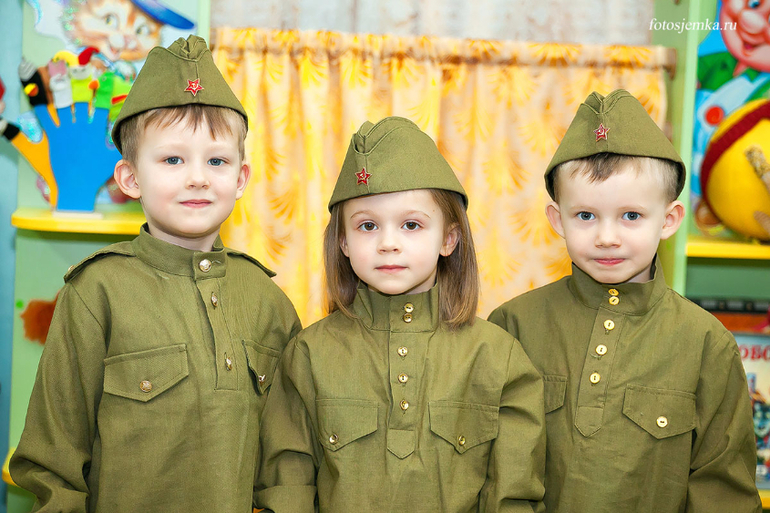 Фото на 23 февраля в школу. Защитники Отечества. Дети в военной форме в детском саду. 23 Февраля для детей. Беседа для детей день защитника.