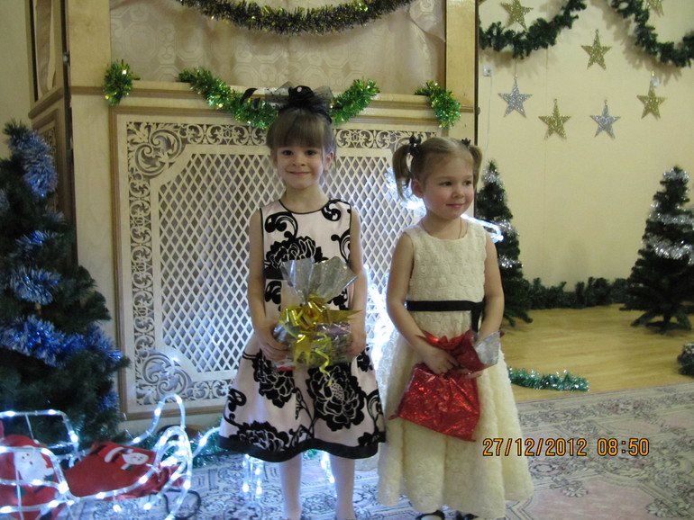 Комплект на девочку на 4 года. Туфельки TNY (Испания) 27 р. Цена 2800 руб.