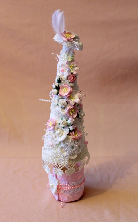 Кофейные елочки и барышня-красавица.