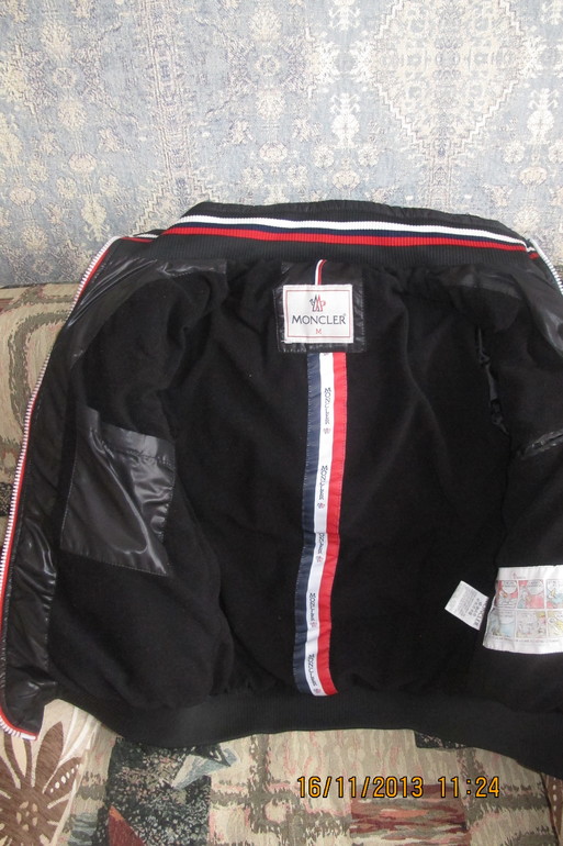 Продам классную курточку а-ля Монклер на подростка