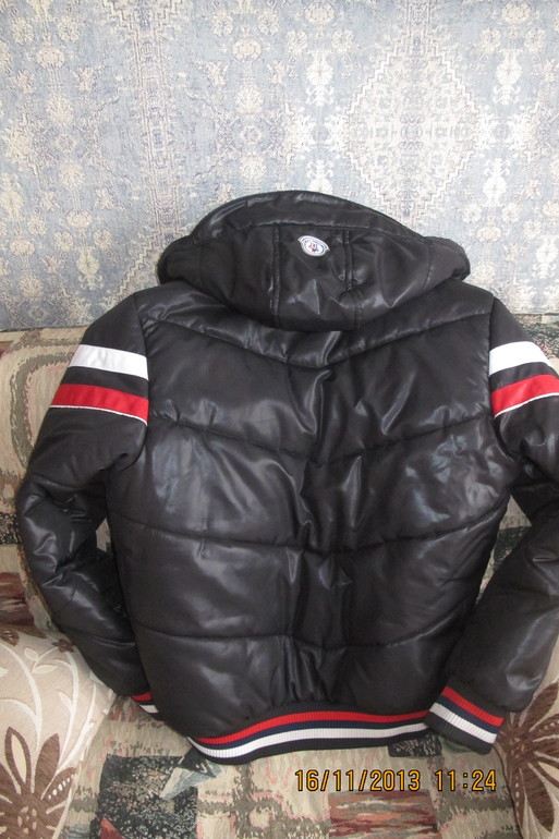 Продам классную курточку а-ля Монклер на подростка