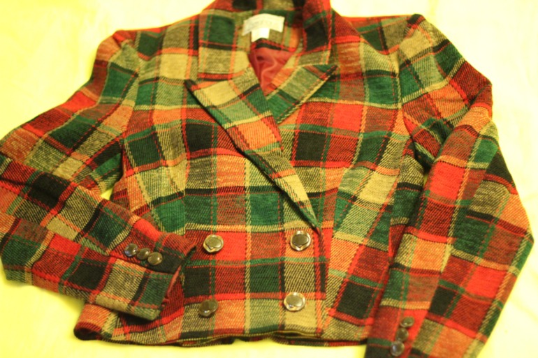 Продам Женская одежда на 42-44-46 по 500 руб.