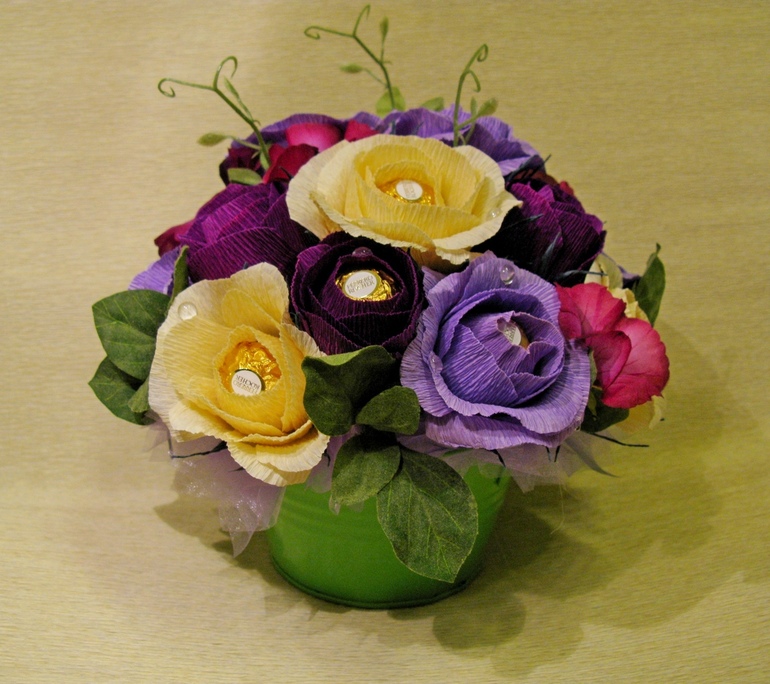 Букет в зеленом тазике