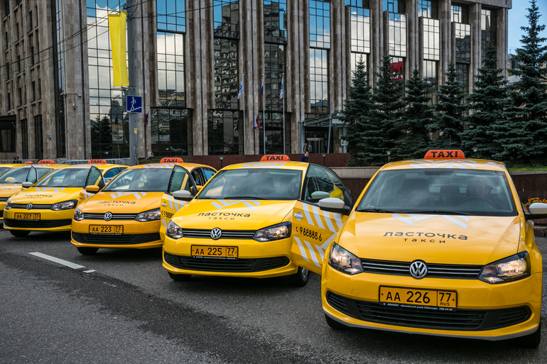 Включи где такси. Машина "такси". Автомобиль «такси». Таксопарк машины. Фирмы такси.