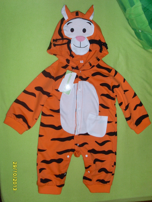 Купила сегодня в новом магазине костюмчик-решила показать.