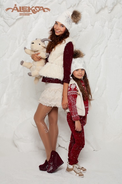 ШАПОЧКИ с натуральными меховыми помпонами женские и детские! ПРЯЖА ИТАЛИЯ!