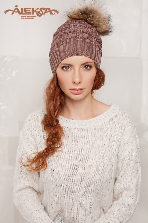 ШАПОЧКИ с натуральными меховыми помпонами женские и детские! ПРЯЖА ИТАЛИЯ!