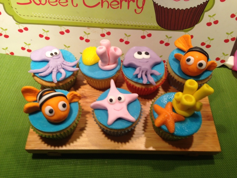 капкейки ванильные с малиной